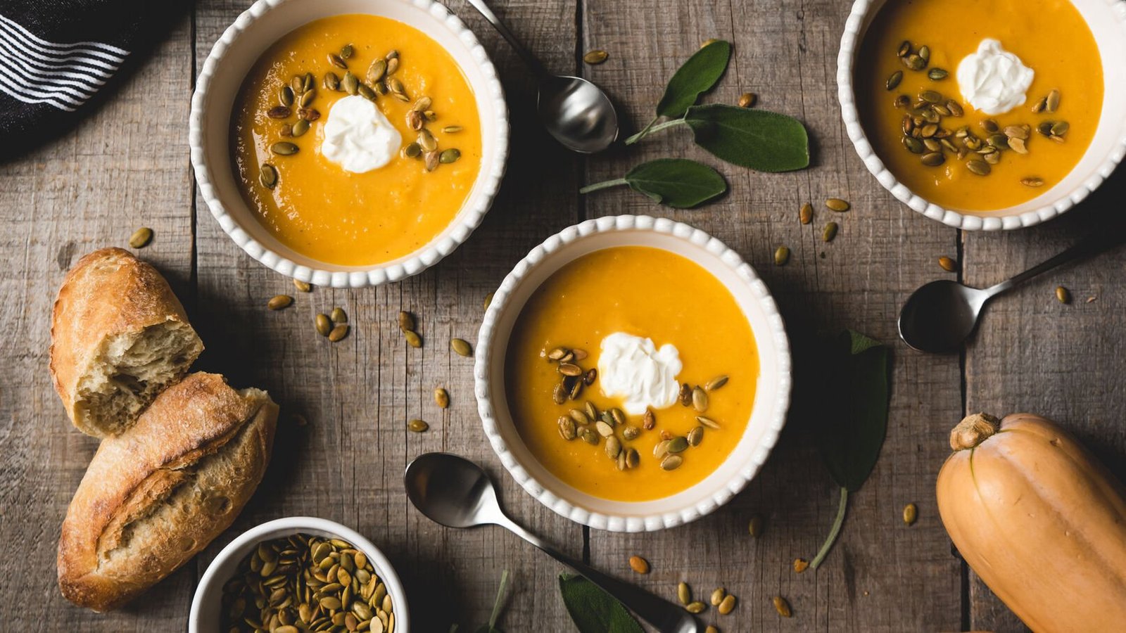 Perte de poids : six recettes de soupes détox savoureuses bourrées ...