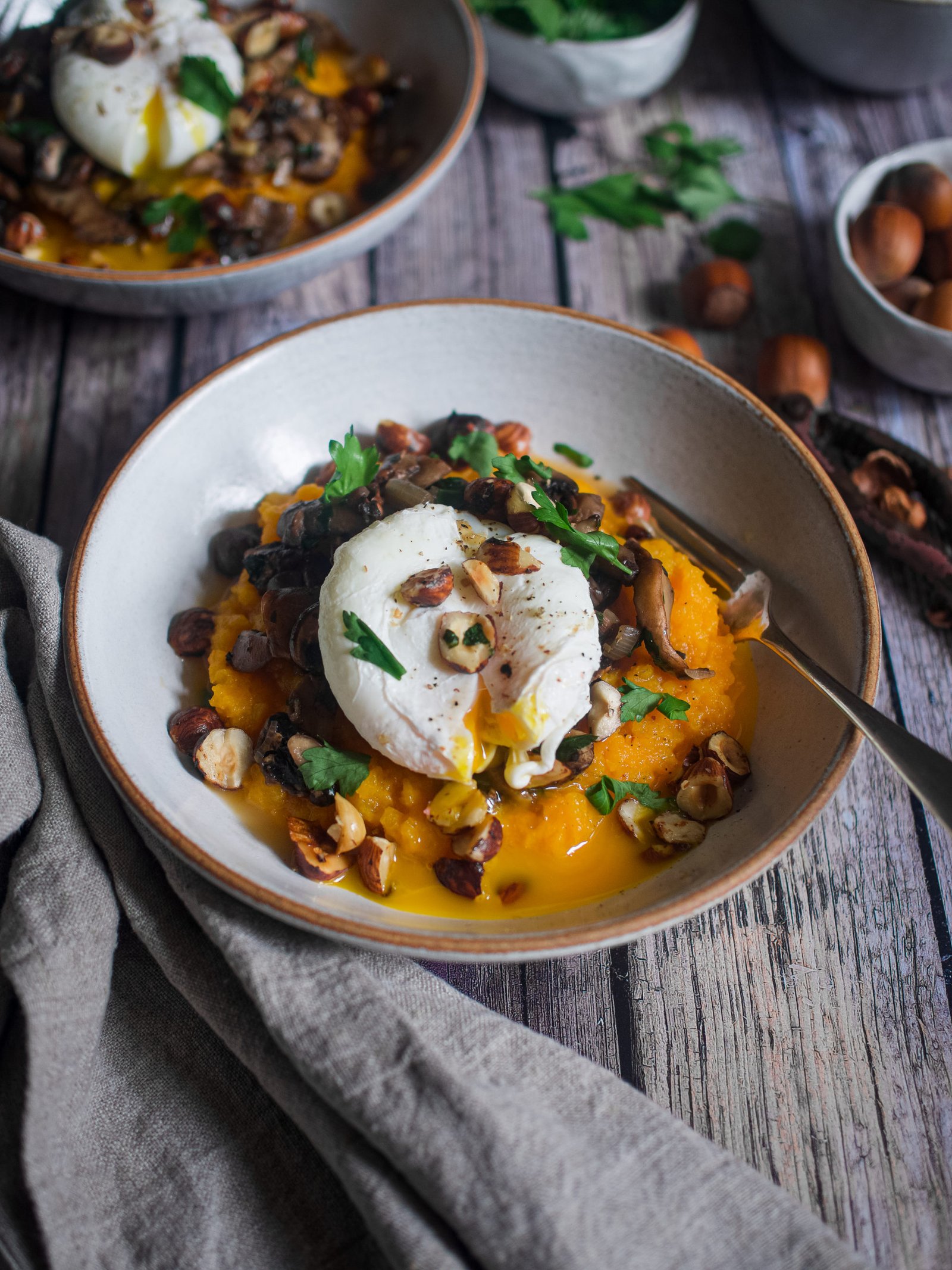 Purée de butternut, champignons, noisettes et oeuf poché - Clemfoodie